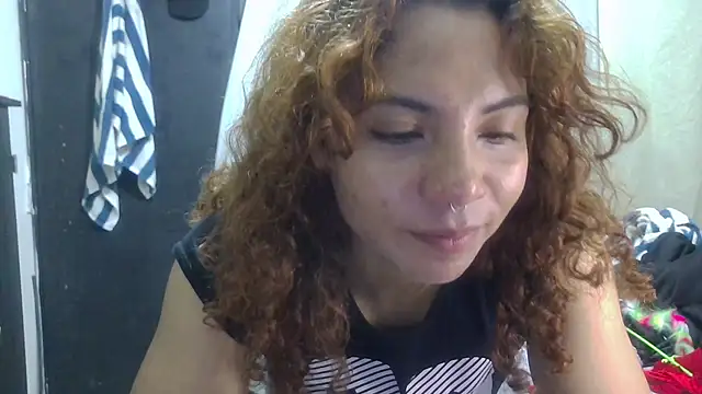 Snapshot of VioletV chatting on July 1, 2:23 am VioletV online show from July 1, 2:23 am