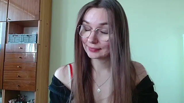 LooveELLYx online show from March 10, 12:17 pm