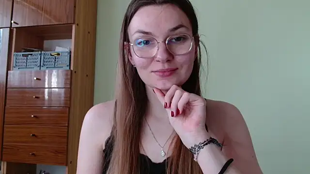 LooveELLYx online show from April 14, 1:38 pm