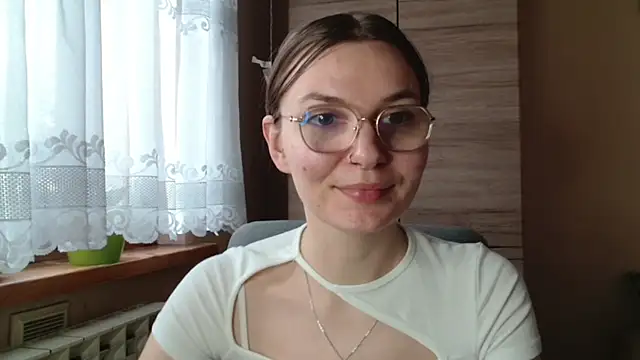 LooveELLYx online show from October 27, 11:55 am