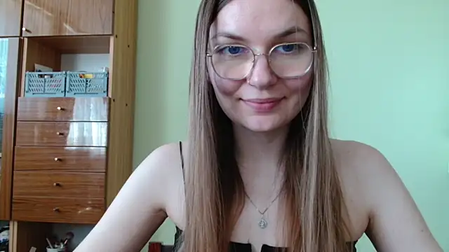LooveELLYx online show from May 27, 1:29 pm