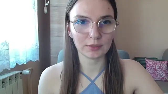 LooveELLYx online show from March 22, 11:11 am