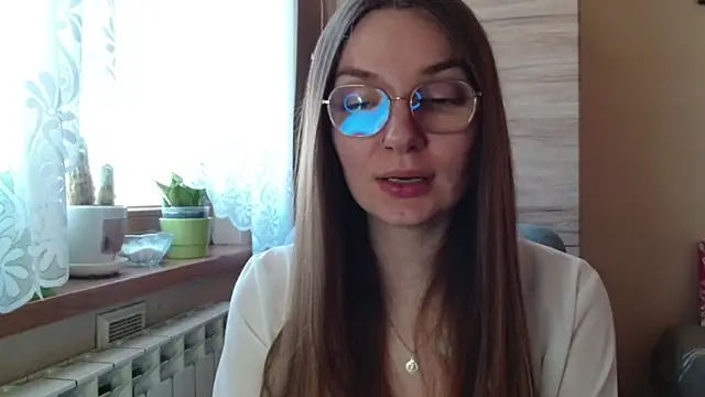 LooveELLYx online show from April 2, 6:31 am