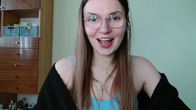 LooveELLYx online show from January 13, 2:43 pm