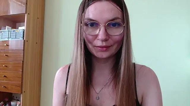 LooveELLYx online show from July 8, 1:34 pm