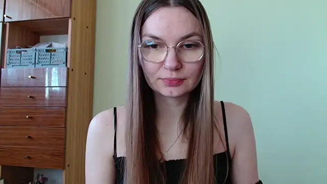 LooveELLYx online show from March 27, 7:28 am