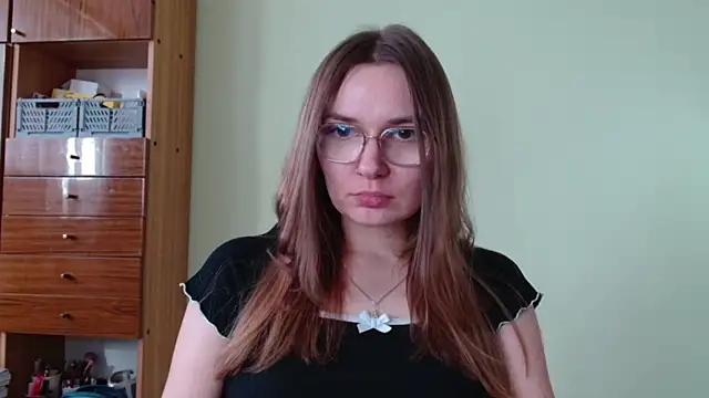 LooveELLYx online show from October 15, 1:41 pm