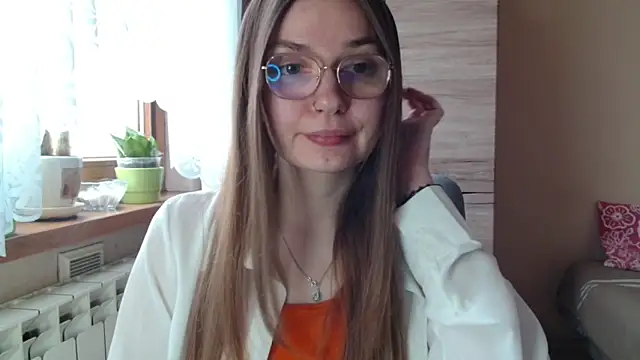 LooveELLYx online show from April 3, 6:31 am