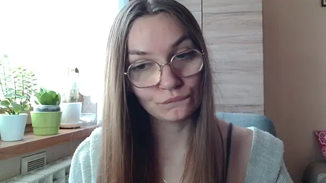 LooveELLYx online show from March 10, 7:34 am