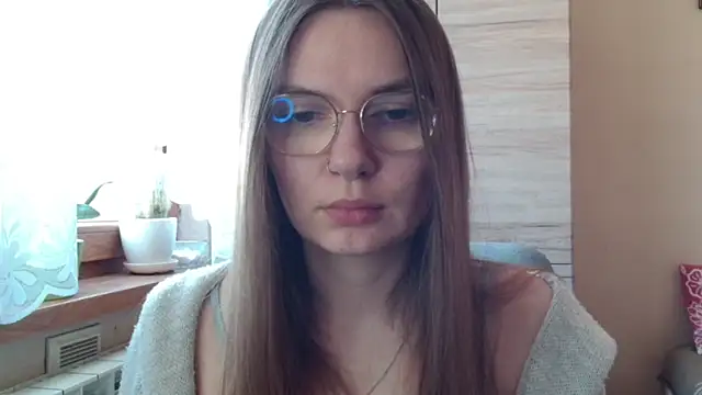 LooveELLYx online show from March 13, 7:24 am