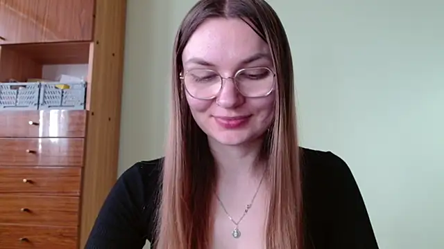 LooveELLYx online show from March 24, 2:39 pm