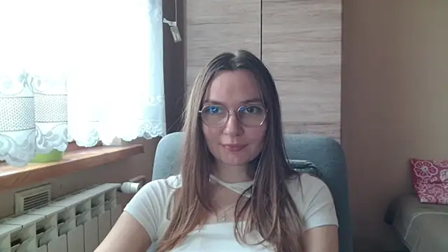 LooveELLYx online show from November 12, 8:29 am