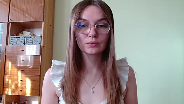 LooveELLYx online show from October 2, 1:47 pm