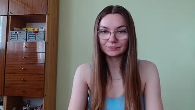 LooveELLYx online show from June 16, 6:24 am