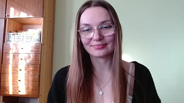 LooveELLYx online show from February 18, 2:35 pm