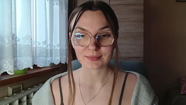 LooveELLYx online show from December 18, 2:32 pm