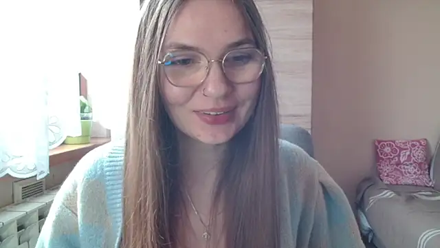 LooveELLYx online show from April 11, 6:21 am