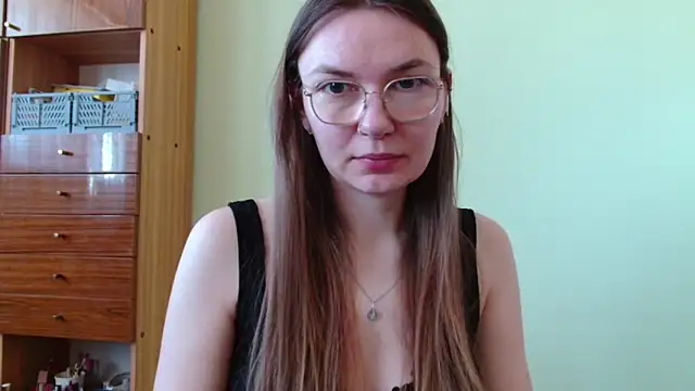 LooveELLYx online show from April 24, 6:37 am