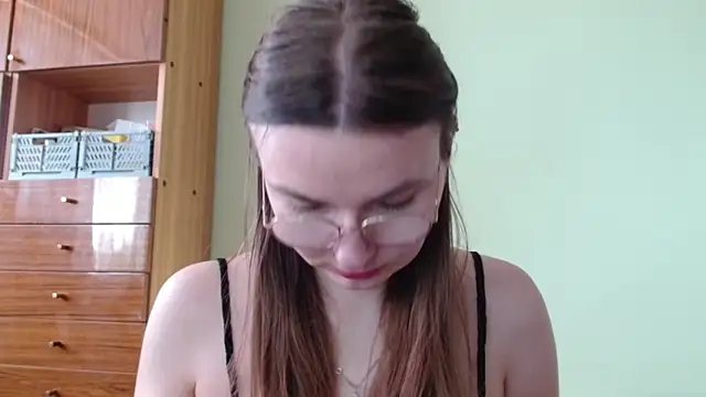 LooveELLYx online show from March 19, 2:39 pm