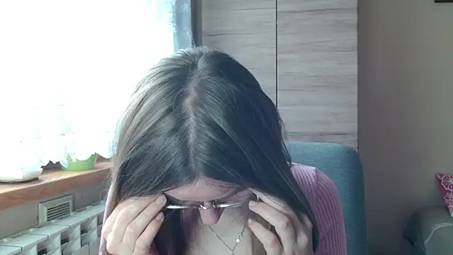 LooveELLYx online show from November 18, 7:44 am