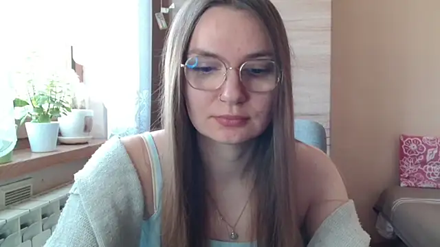 LooveELLYx online show from February 16, 7:29 am