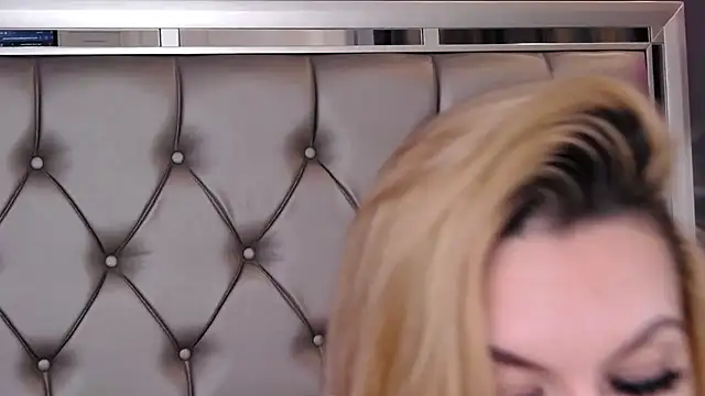 MayaHale online show from November 26, 11:54 am