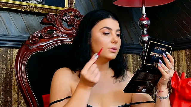 Snapshot of MistressEly chatting on September 20, 12:21 pm MistressEly online show from September 20, 12:21 pm
