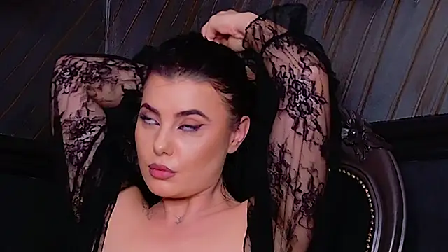 Snapshot of MistressEly chatting on July 5, 4:19 am MistressEly online show from July 5, 4:19 am