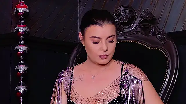 Snapshot of MistressEly chatting on July 4, 7:51 pm MistressEly online show from July 4, 7:51 pm