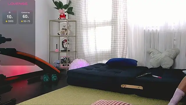 Snapshot of SarahRaynex chatting on July 8, 1:45 pm SarahRaynex online show from July 8, 1:45 pm