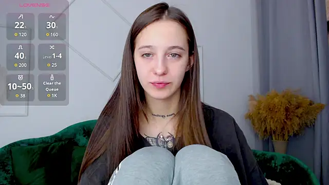 Snapshot of Little_cherryy__ chatting on September 20, 6:29 am Little cherryy online show from September 20, 6:29 am