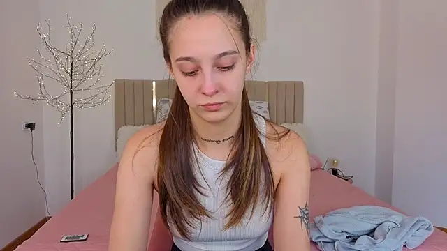 Little cherryy   online show from November 13, 11:47 am