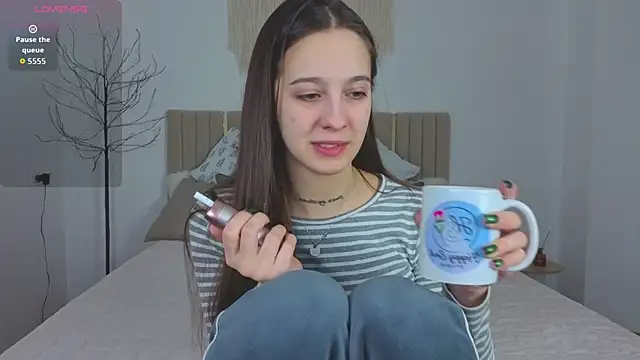 Little cherryy   online show from November 20, 7:31 am