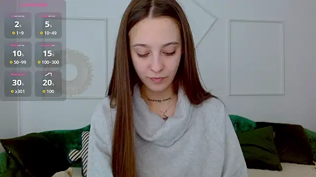 Snapshot of Little_cherryy__ chatting on October 9, 6:36 am Little cherryy online show from October 9, 6:36 am