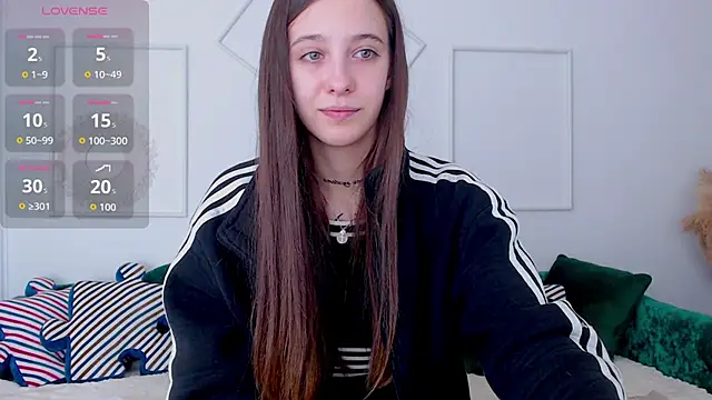 Snapshot of Little_cherryy__ chatting on October 3, 6:48 am Little cherryy online show from October 3, 6:48 am