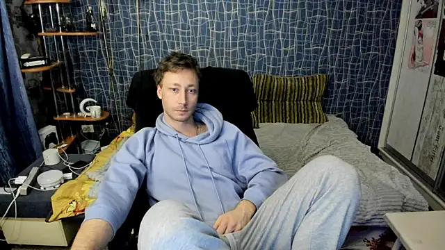 CuteBoy228 online show from April 18, 9:48 pm