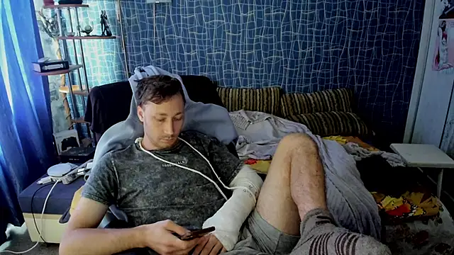 CuteBoy228 online show from June 4, 9:14 am
