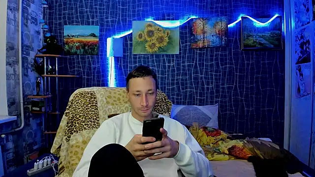 CuteBoy228 online show from November 26, 8:53 pm