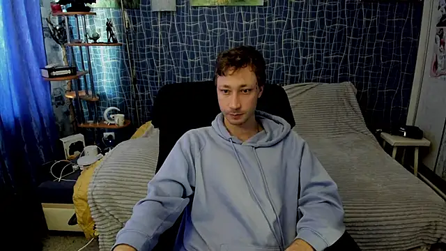 CuteBoy228 online show from May 6, 1:15 pm