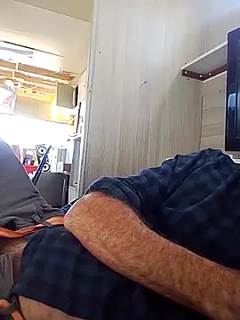 straightozgoesdwn online show from April 2, 1:13 am