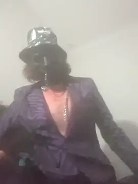 straightozgoesdwn online show from November 15, 5:28 pm