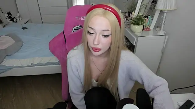 saadnesstyan online show from October 17, 12:40 pm