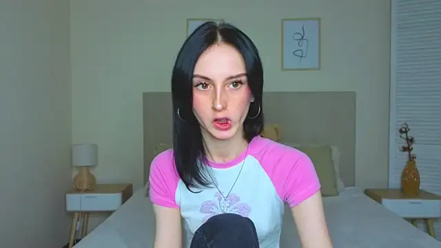 Snapshot of Little_moly999 chatting on September 11, 7:47 pm Little moly999 online show from September 11, 7:47 pm