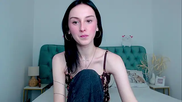 Snapshot of Little_moly999 chatting on October 8, 9:04 pm Little moly999 online show from October 8, 9:04 pm