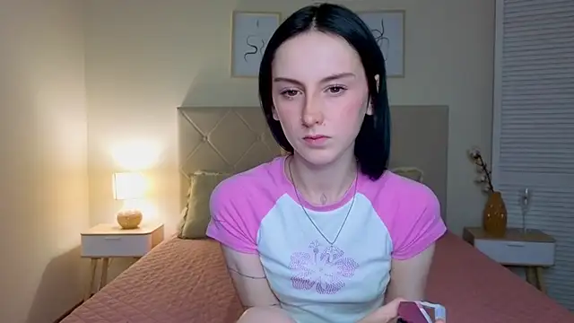 Snapshot of Little_moly999 chatting on October 5, 8:21 pm Little moly999 online show from October 5, 8:21 pm
