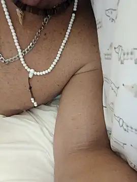 Snapshot of redonfire chatting on December 14, 2:18 am redonfire online show from December 14, 2:18 am