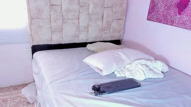 kethe love  online show from March 4, 8:16 pm