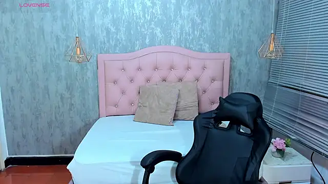 lissa jhonsoon online show from March 14, 12:49 am