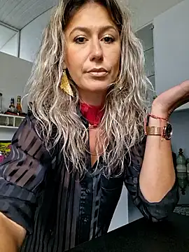 CelynaRoss online show from May 12, 1:17 pm