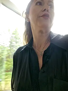 CelynaRoss online show from May 24, 12:49 pm